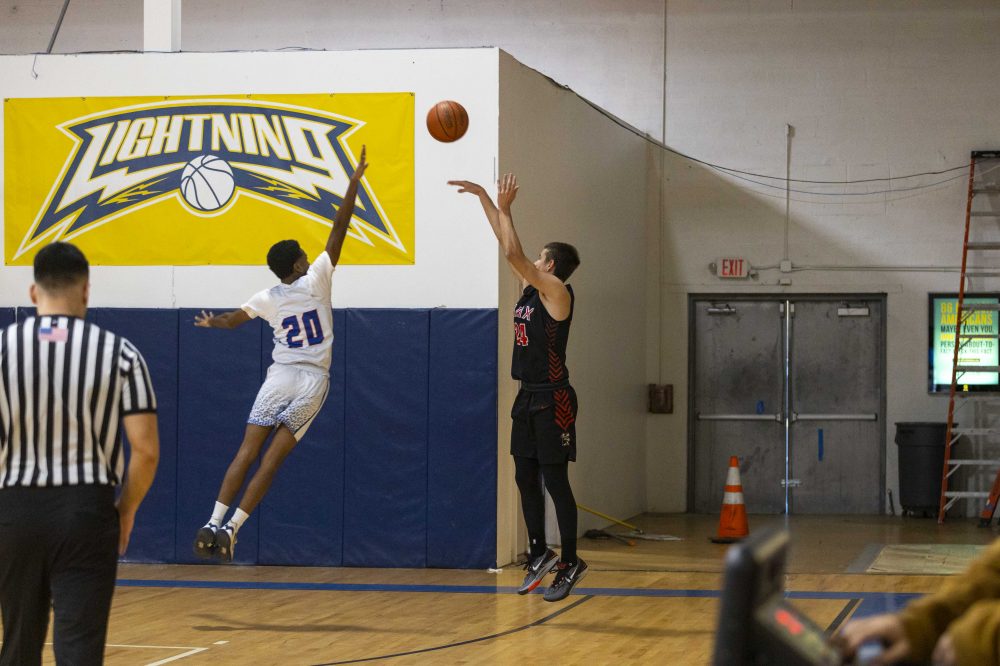 Knox Boys Basketball Action Photo